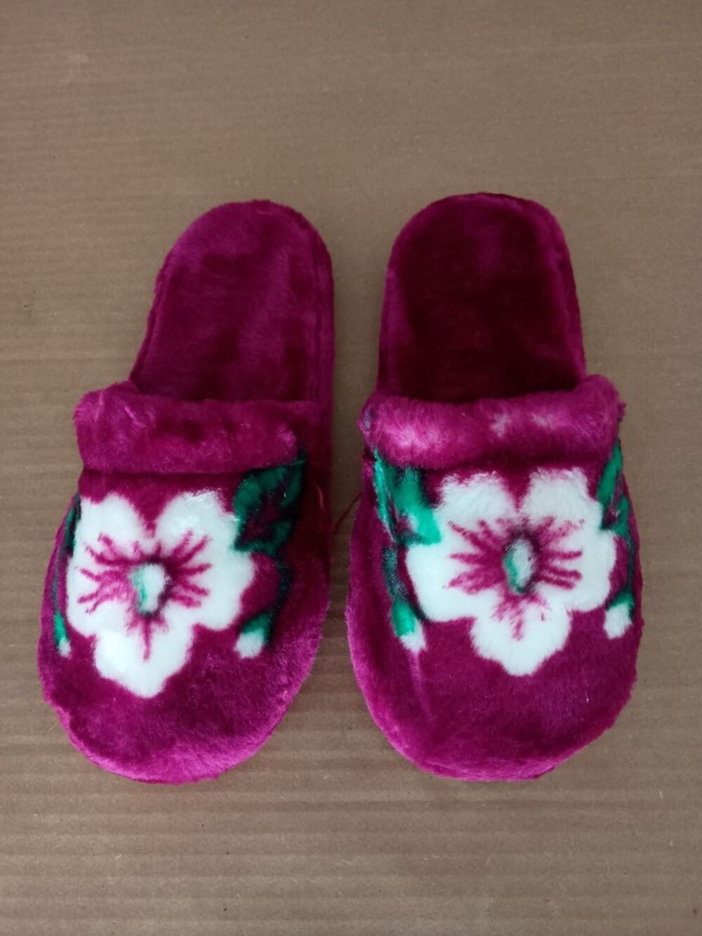 NWOT faux fur magenta indoor slippers with flower on upper